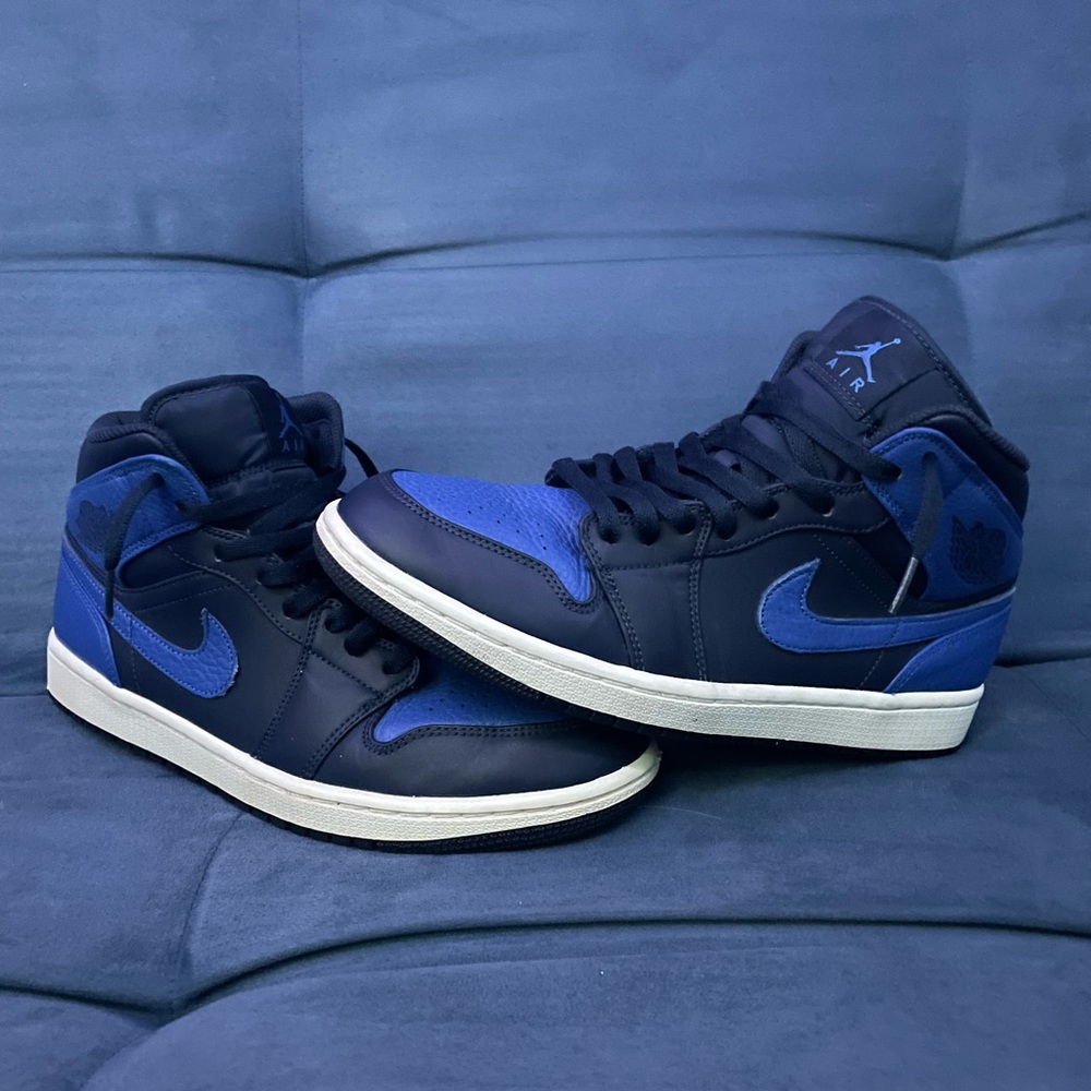 Jordan 1 Mid Obsidian Game Royal Sz 9